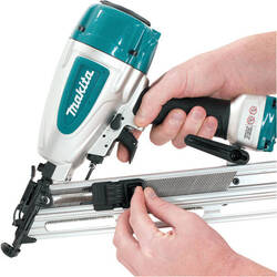 Cloueur pneumatiqe Makita AF635 chargeur