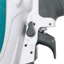 Cloueur pneumatiqe Makita AF635 gachette