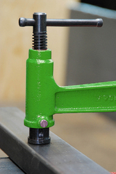 Serre-joint à pompe zingué (1)